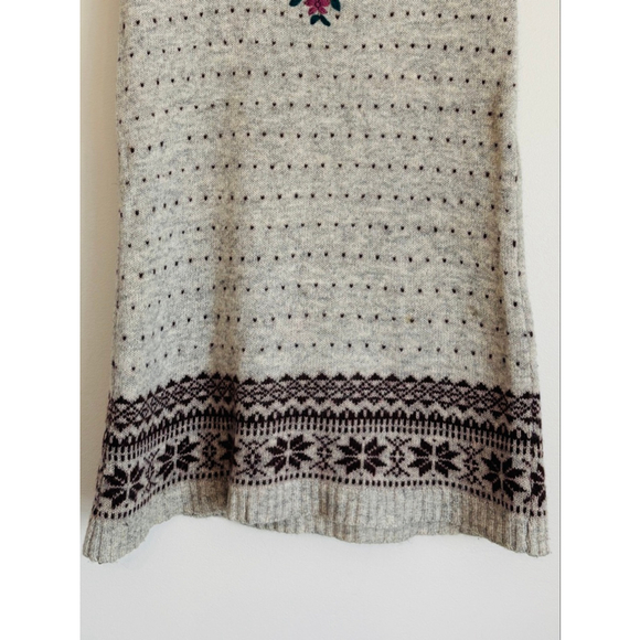 Vintage Short Sleeve Knit Gray Fair Isle Tunic with Floral Pattern Bella Swan - Picture 4 of 9